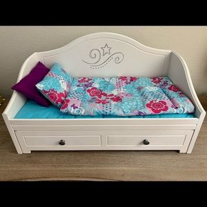 American Girl - Bed with trundle